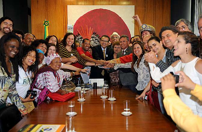 Votação da PEC 150 é cobrada em audiência com presidente da Câmara