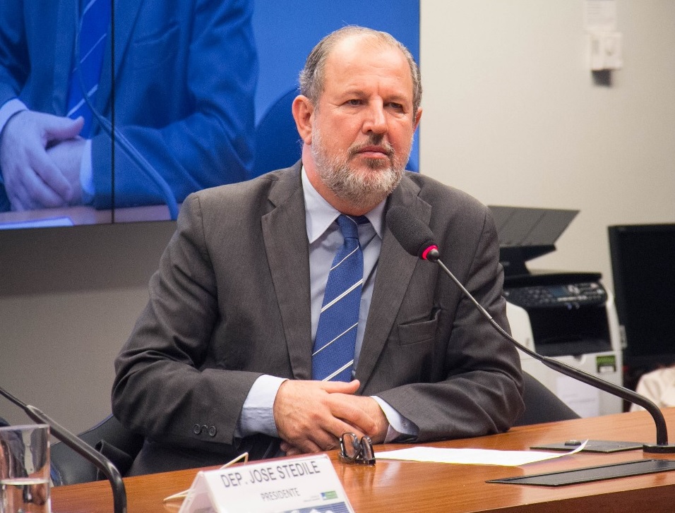 A pedido de Stédile, Moreira Franco terá de explicar aumento de combustíveis 