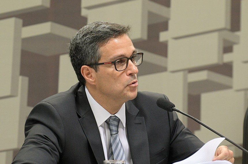Comissão recebe presidente do Banco Central para discutir inflação e taxa de juros