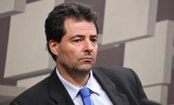 Ministro de Minas e Energia irá à CDC debater preços de combustíveis 
