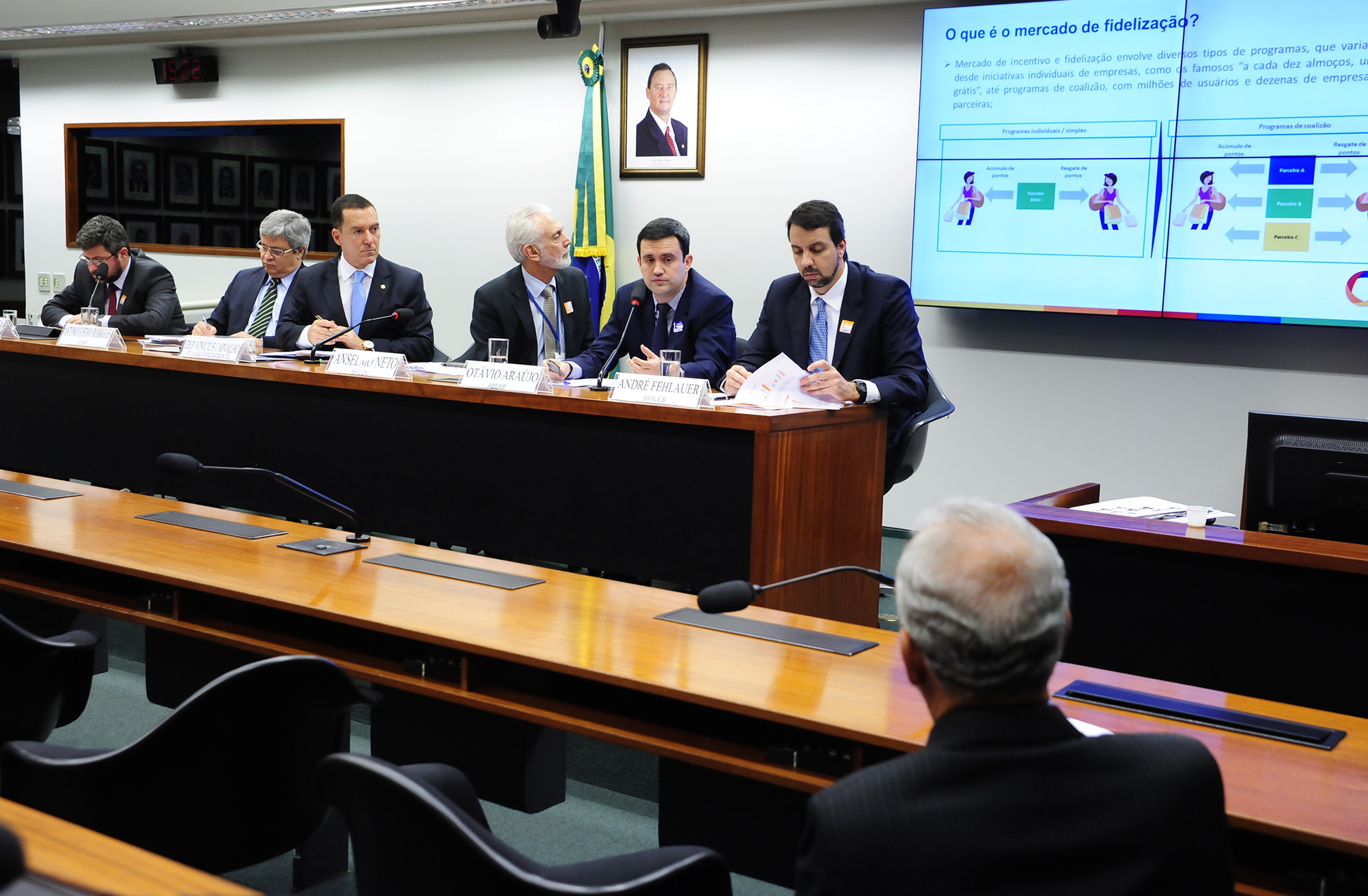 Defesa do Consumidor discute moedas eletrônicas