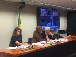 Defesa do Consumidor vai discutir inadimplência e problemas no acesso ao Fies