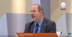 Para Stédile, governo se recusa a reduzir a taxa de juros