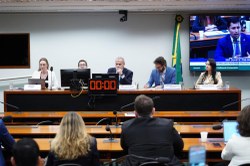 Punições por uso indevido de dados pessoais é tema de debate na CDC