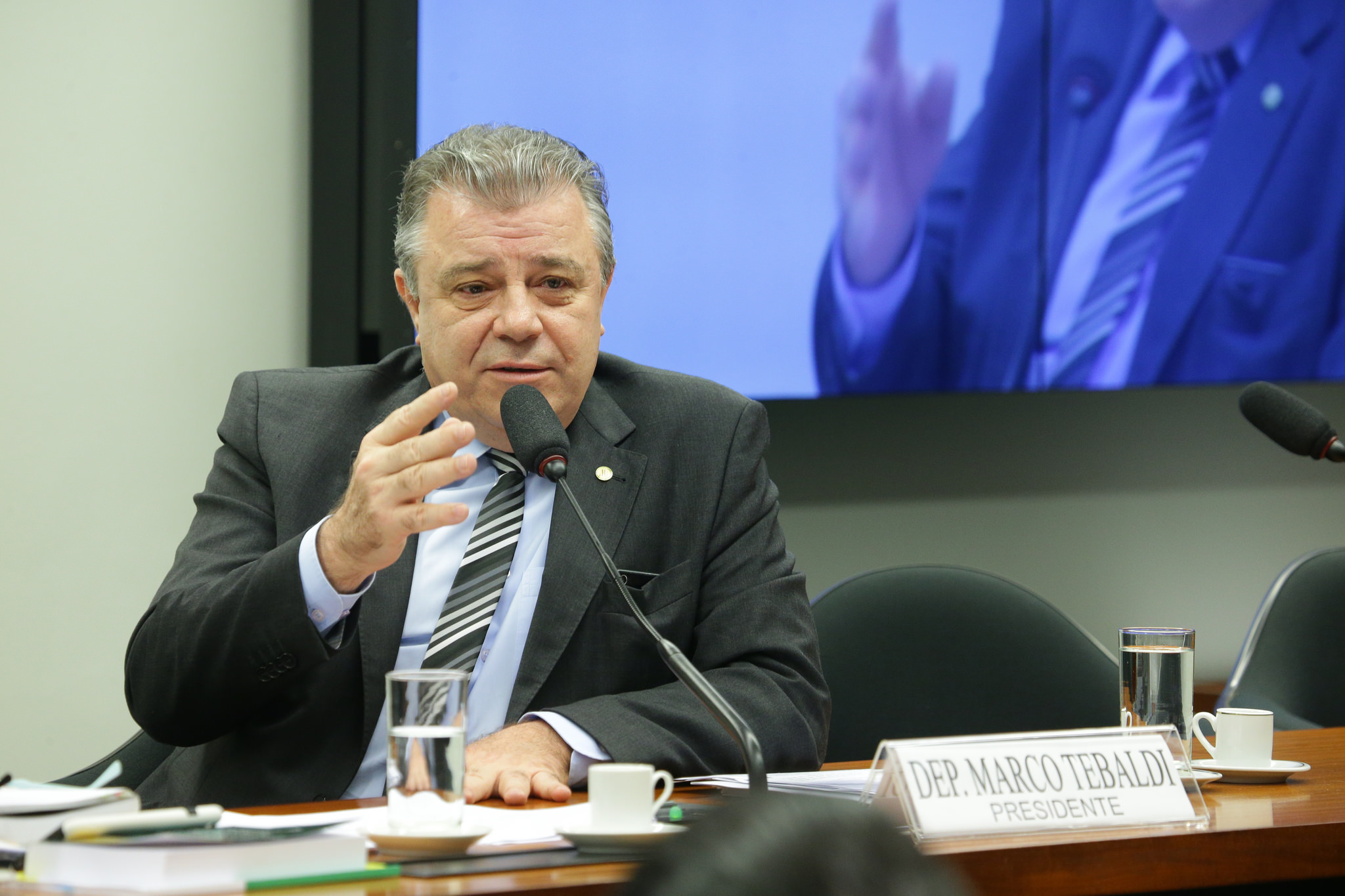 Tebaldi quer discutir atrasos em voos e novas regras para Aviação Civil