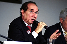 Julio Gomes - IEDI