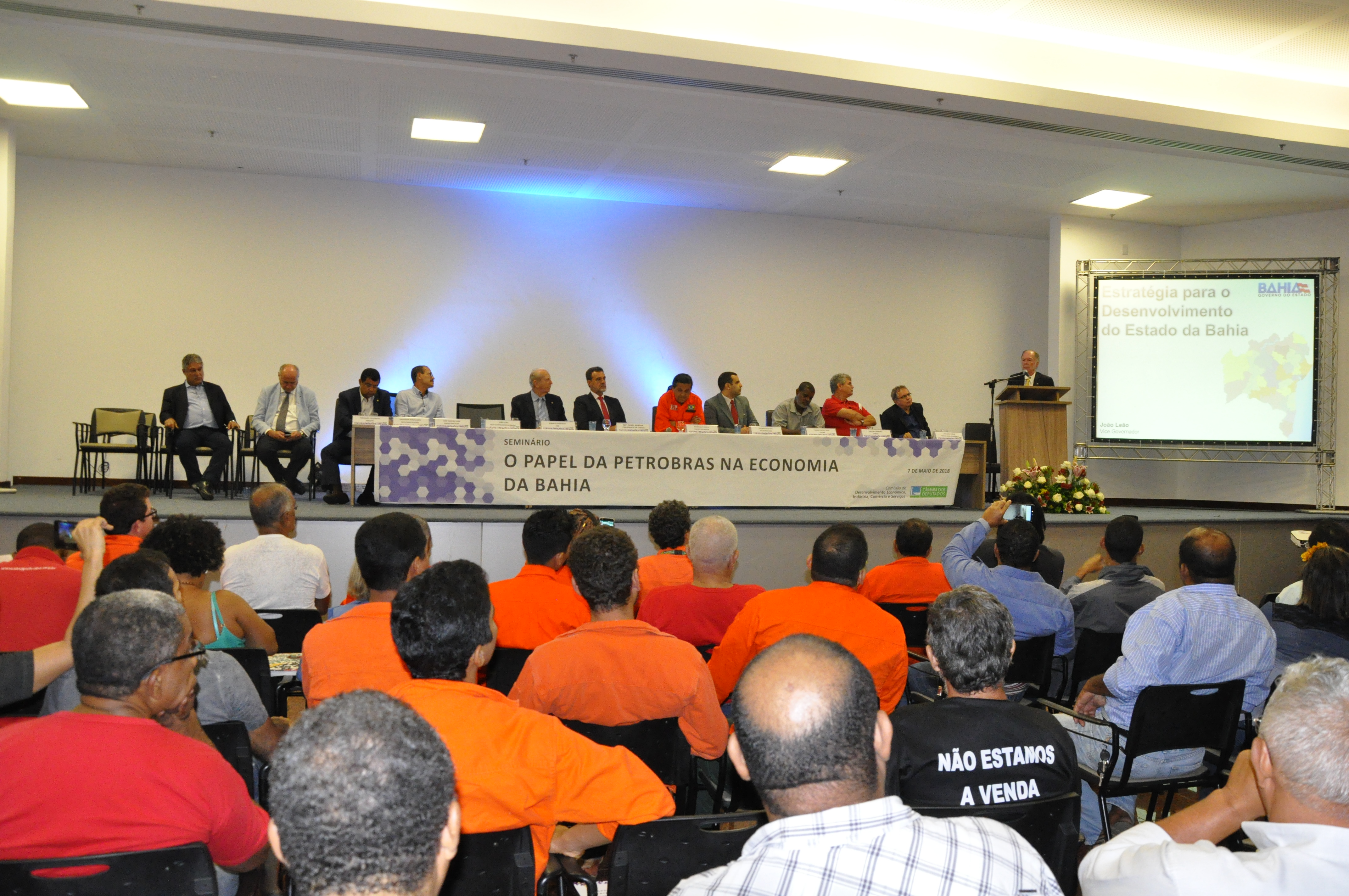 Atividade externa da CDEICS debate impactos do fechamento de fábrica da Petrobras na Bahia
