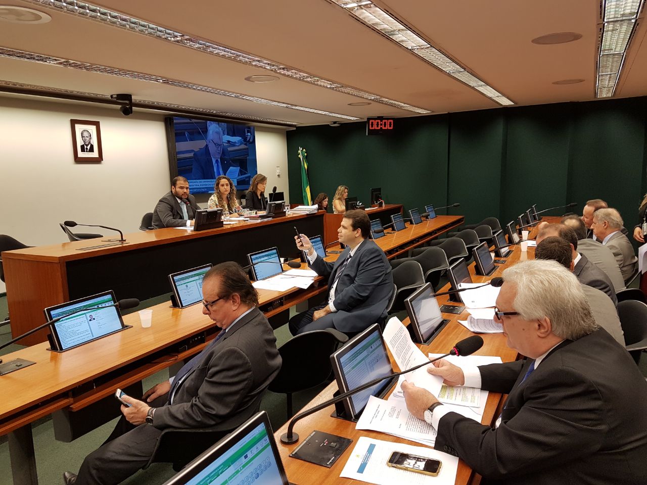 CDEICS aprova 4 Requerimentos e 6 Pareceres a Projetos de Lei na manhã desta quarta-feira.