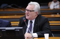 Comissão aprova concurso obrigatório para tradutor público e intérprete comercial