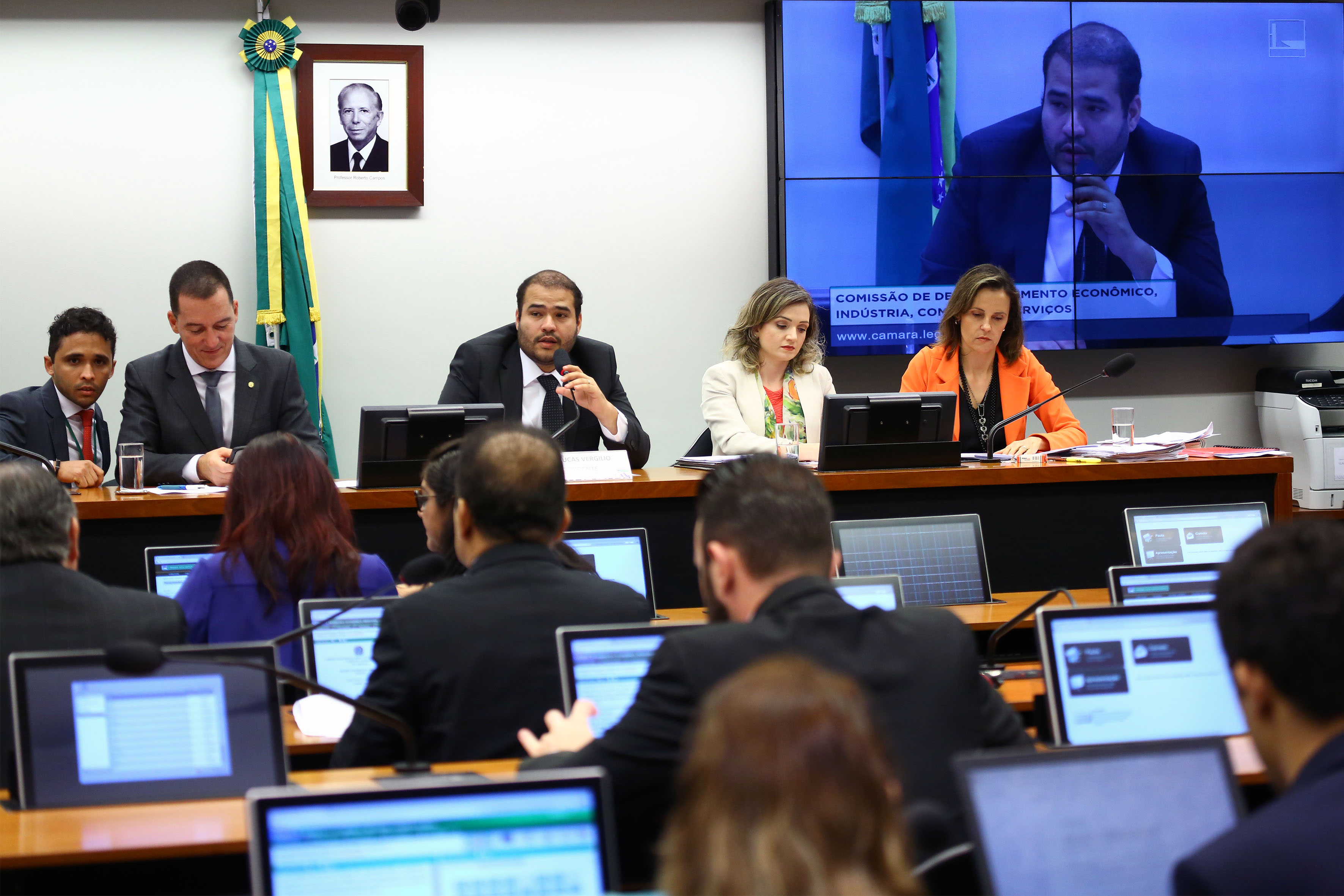 Comissão aprova requerimento para debater o Franchising no Brasil