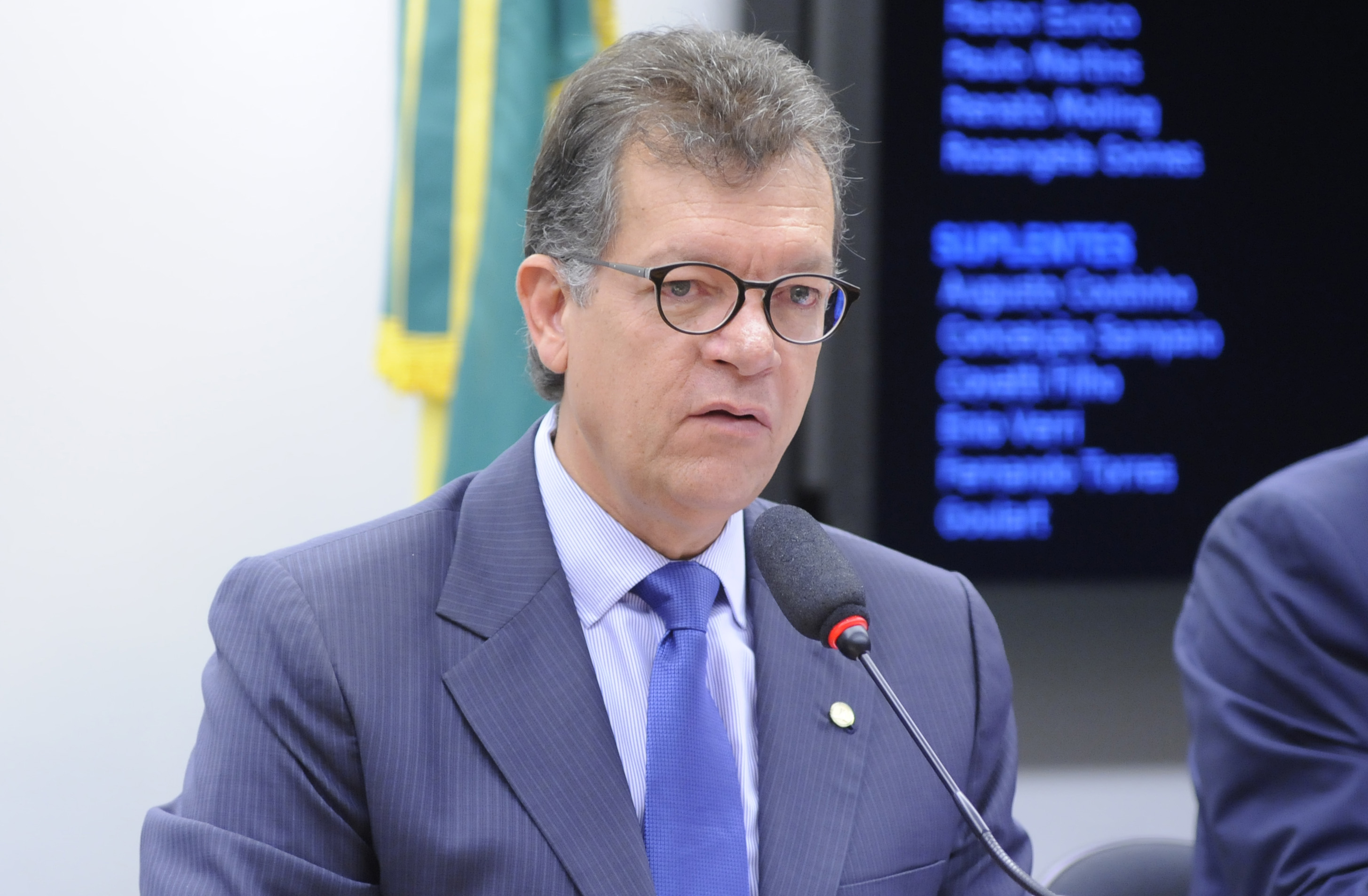 Comissão aprova transformação de concessões de telefonia fixa em autorizações