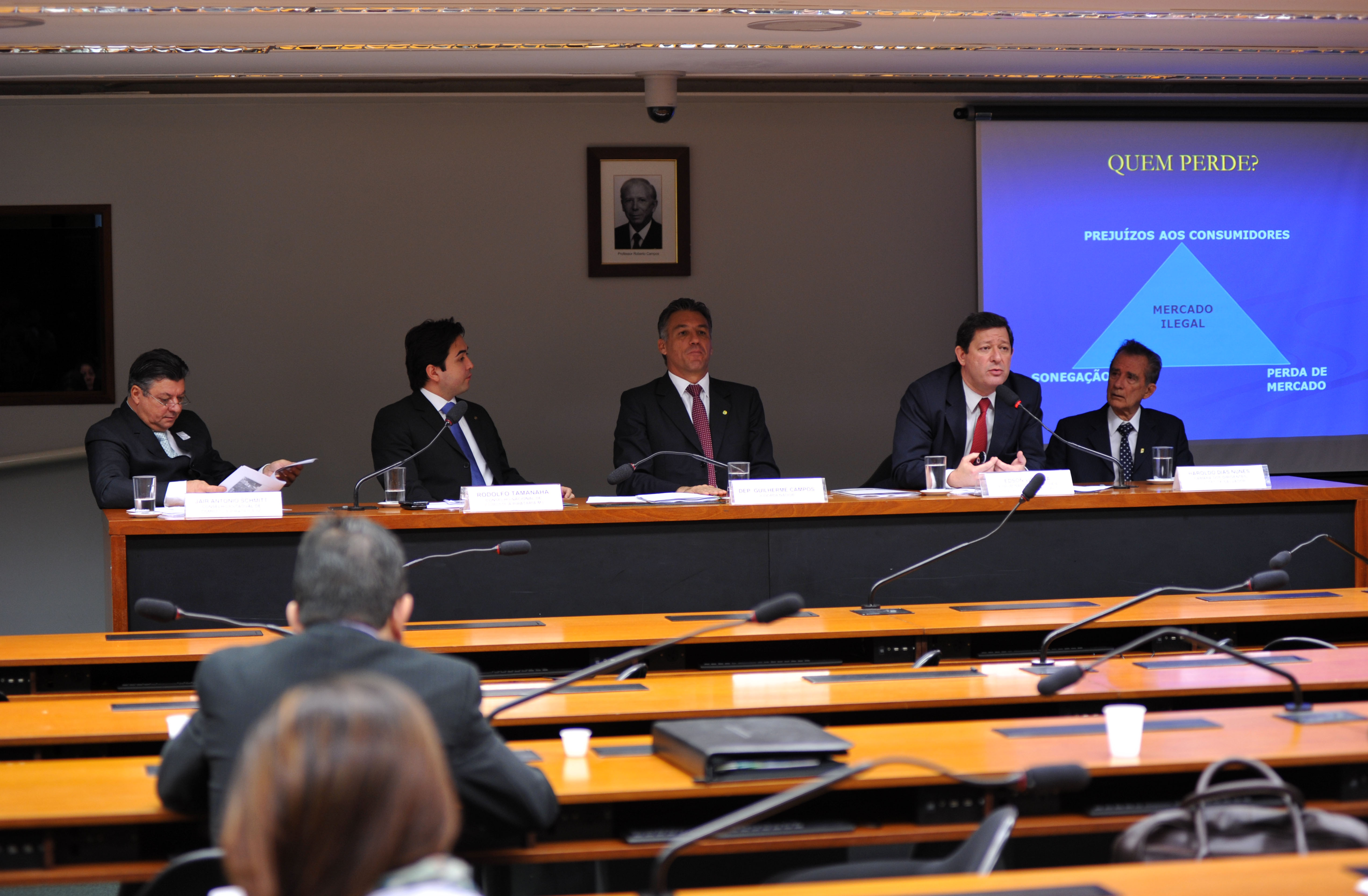 Comissão Debate os efeitos da Pirataria na Economia do País