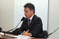 Comissão debate uso dos cartões de débito no Brasil