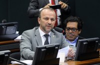 Comissão rejeita exigência de bancas divulgarem advertência sobre revista imprópria