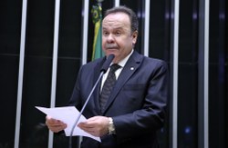 Comissão rejeita proibição de venda de bebidas alcoólicas próxima a escolas e universidades