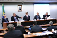 Especialistas: não há solução de curto prazo para abastecimento de água em SP