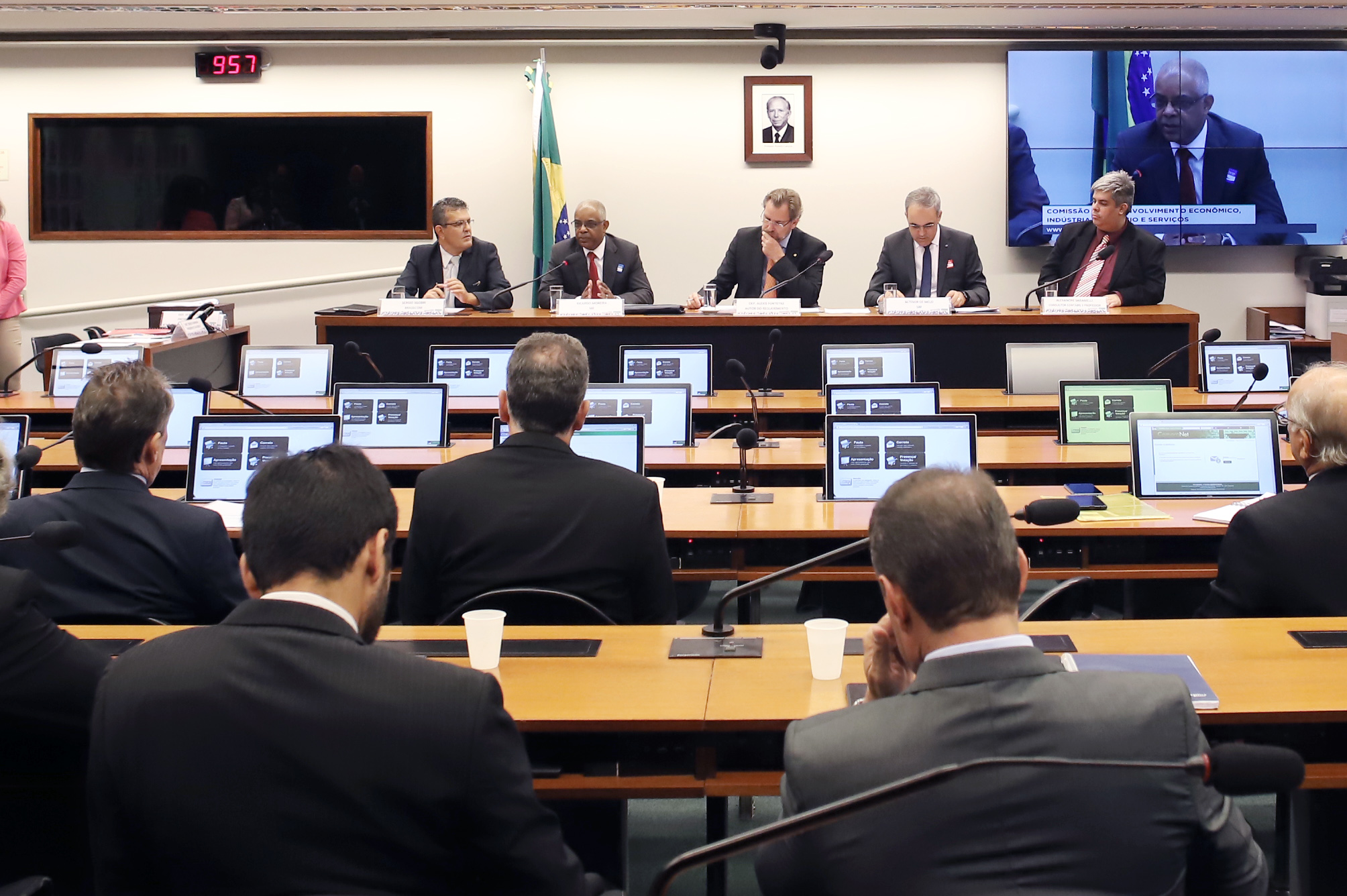 Fim de duplicidade e CTPS digital são promessas para facilitar eSocial 