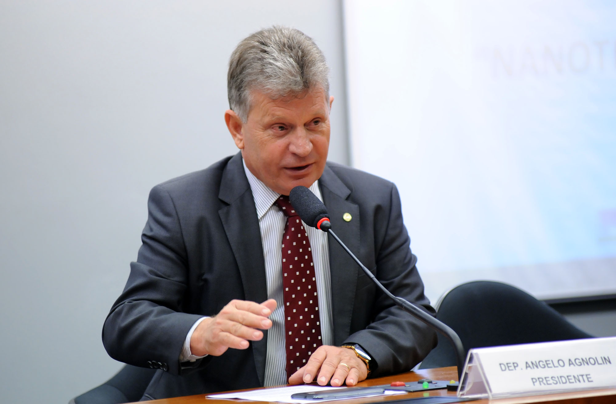 Forte crescimento da educação a distância inclui emergentes; falta de incentivos pode travar expansão