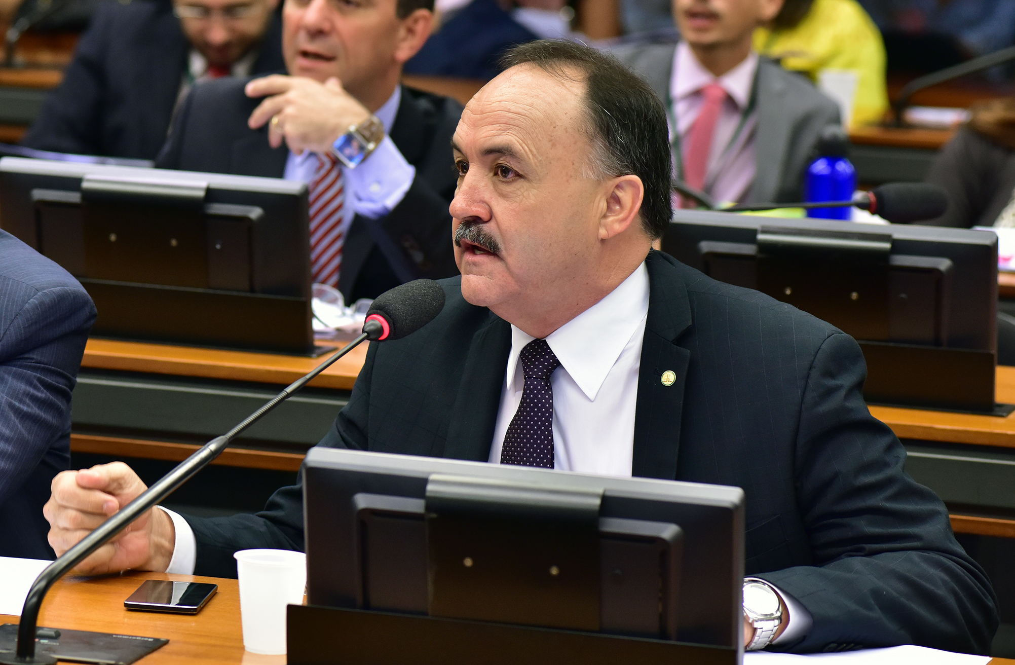 Jornais deverão publicar informes legais das sociedades anônimas na Internet