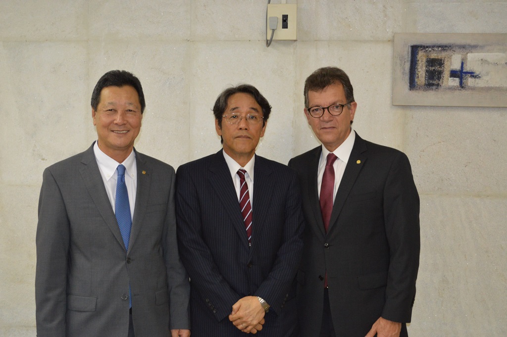 Presidente da CDEICS discute investimentos com embaixador do Japão