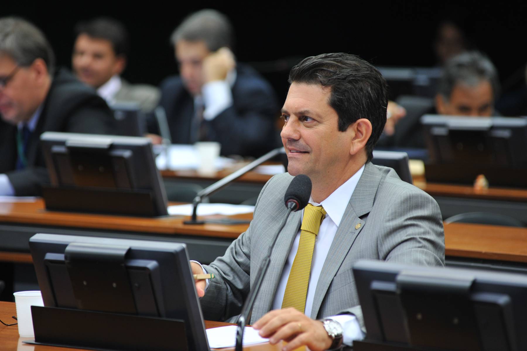 Projeto abre espaço para que microempresas recebam recursos de investidores