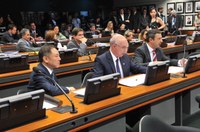 Projeto aprovado aumenta em cem vezes multa de empresas que lesam a administração pública