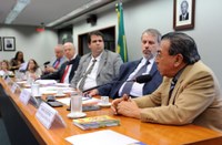 Projeto de Lei que restringe a propaganda de produtos infantis divide opiniões