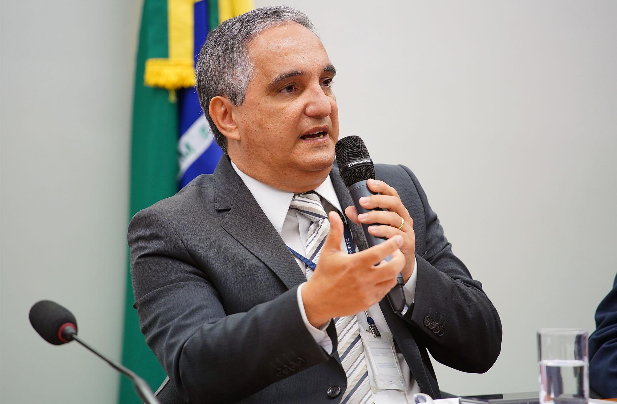 Projeto que regulamenta a emissão de duplicatas eletrônicas divide opiniões em audiência