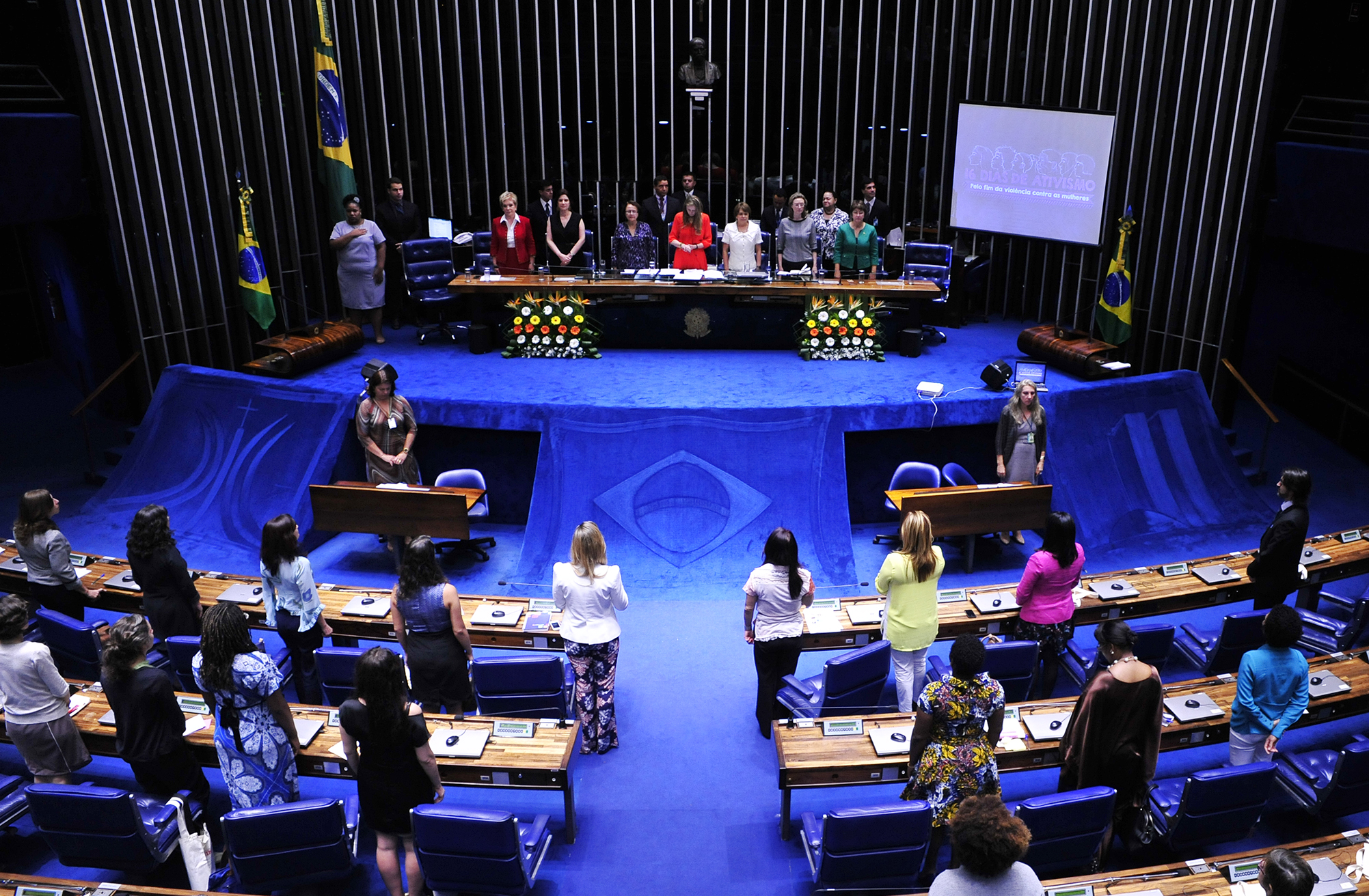 Deputadas pedem apoio do Congresso para projetos em defesa das mulheres