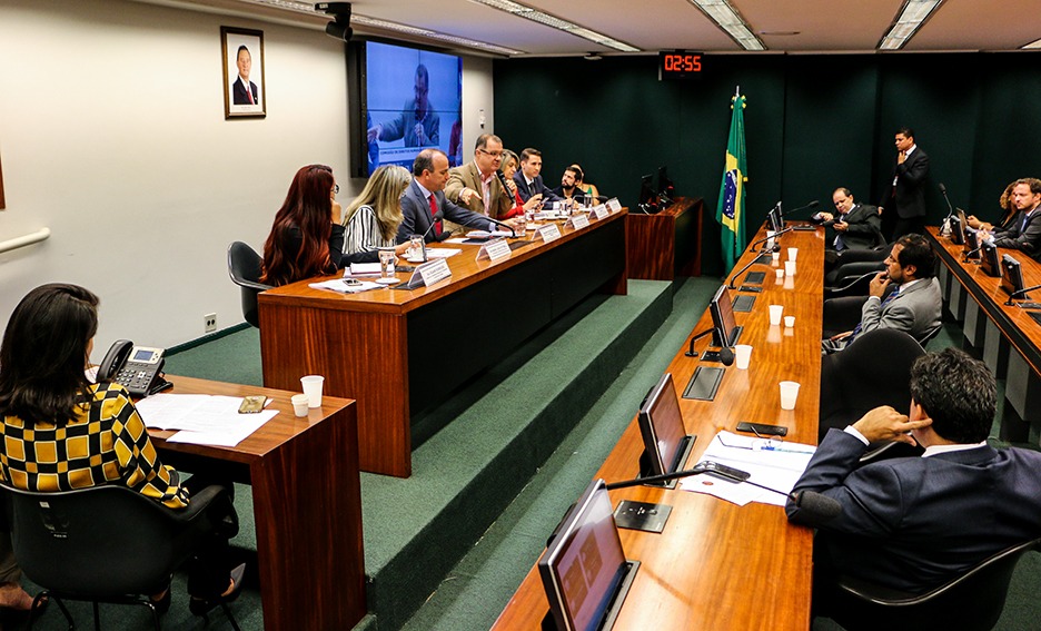 Ajuste fiscal com fim de direitos fundamentais