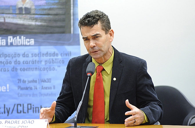 CDHM aprova pedido de explicações a ministros interinos