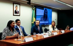 CDHM avalia a rede de proteção a crianças e adolescentes