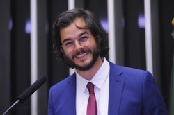 CDHM debate projetos de lei sobre direitos e proteção jurídica para população LGBTI