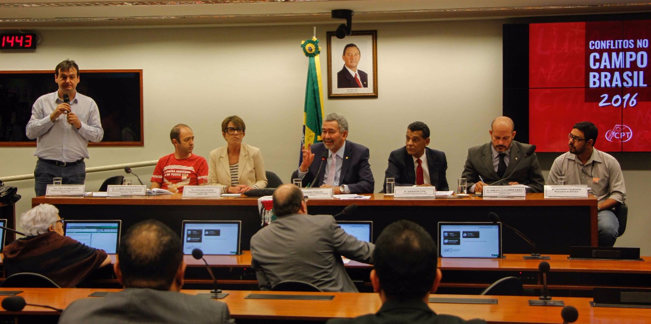 CDHM encaminha ações para combater violência no campo