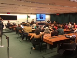 CDHM media reunião entre estudantes da UnB e representantes do MEC; mesa pública será realizada dia 19/04