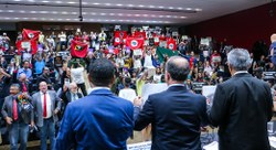 Comer é um ato político: sociedade civil se mobiliza por uma alimentação saudável e acesso à terra