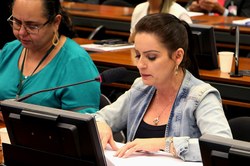 Comissão de Direitos Humanos e Minorias da Câmara aprova projeto de lei que proíbe discriminar pacientes de câncer maligno na compra da casa própria