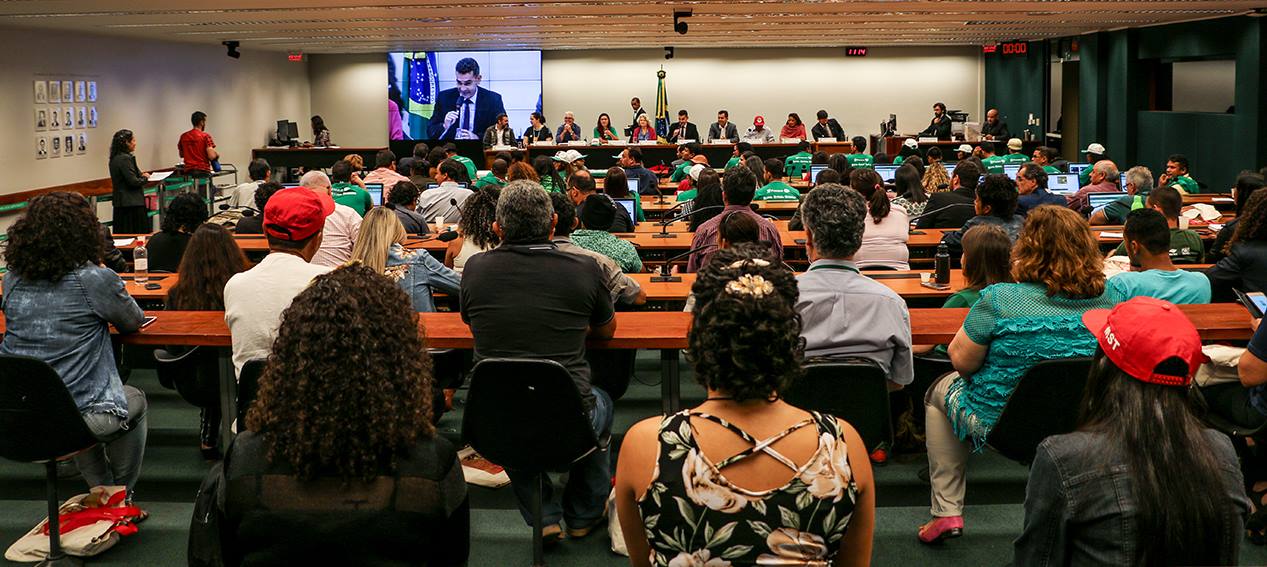 Cortes no orçamento prejudicam políticas públicas para a educação no campo