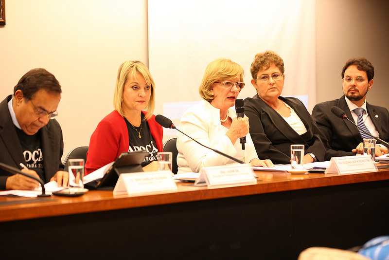 Deputada quer alterar ECA para evitar devolução de criança adotiva aos pais biológicos