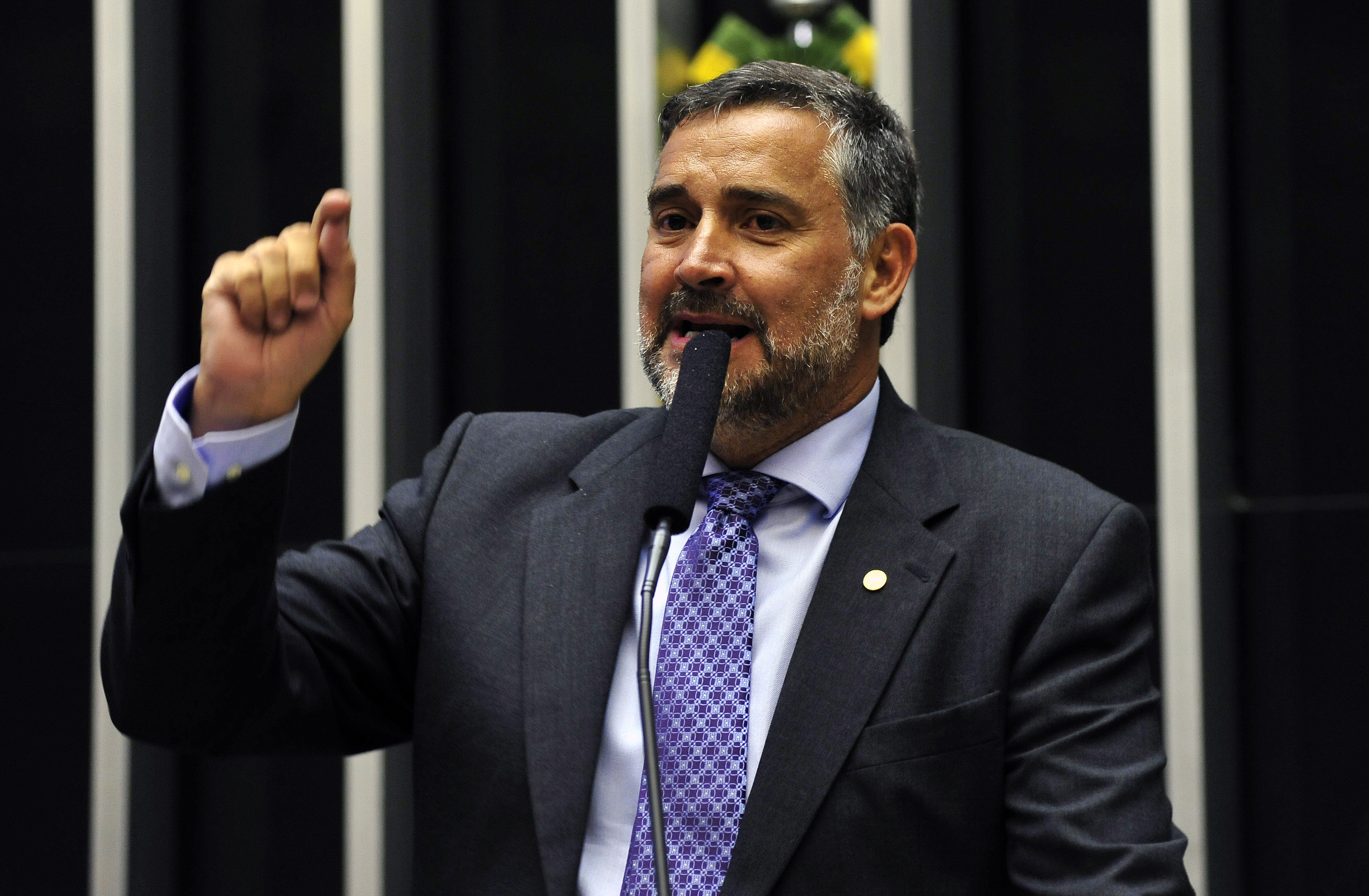 Deputado Paulo Pimenta assume a presidência da Comissão de Direitos Humanos e Minorias 