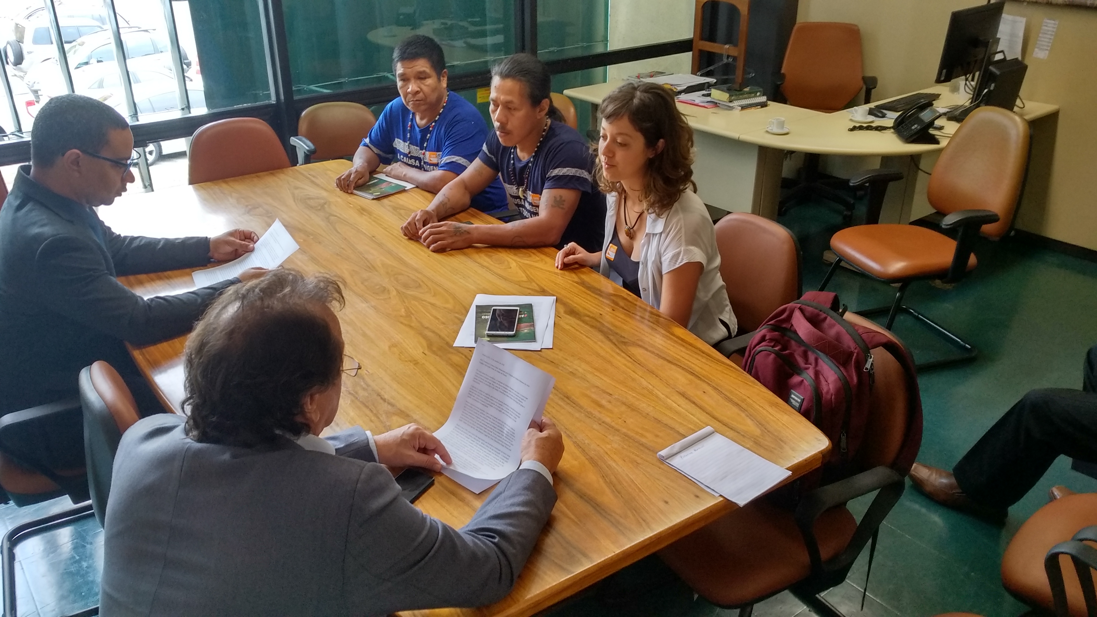 Índios Avá-Guarani denunciam Itaipu Binacional por violação dos direitos humanos