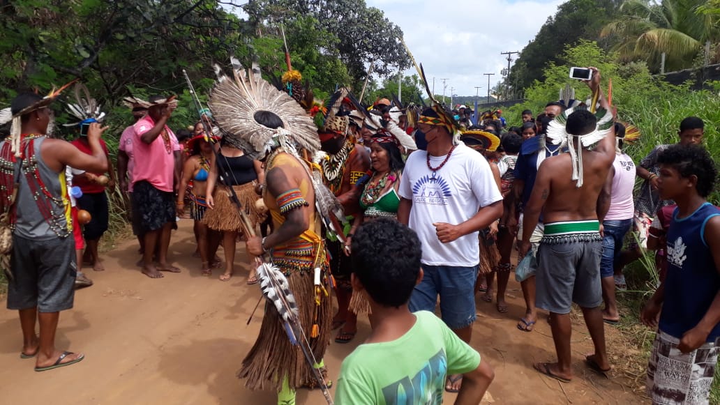 Justiça suspende despejo de indígenas pataxó; presidência da CDHM atuou no caso