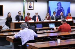 Migrantes venezuelanos podem estar sendo aliciados para trabalho escravo e exploração sexual