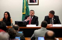 Parlamentares cobram ação do governo para conter suicídios entre policiais federais