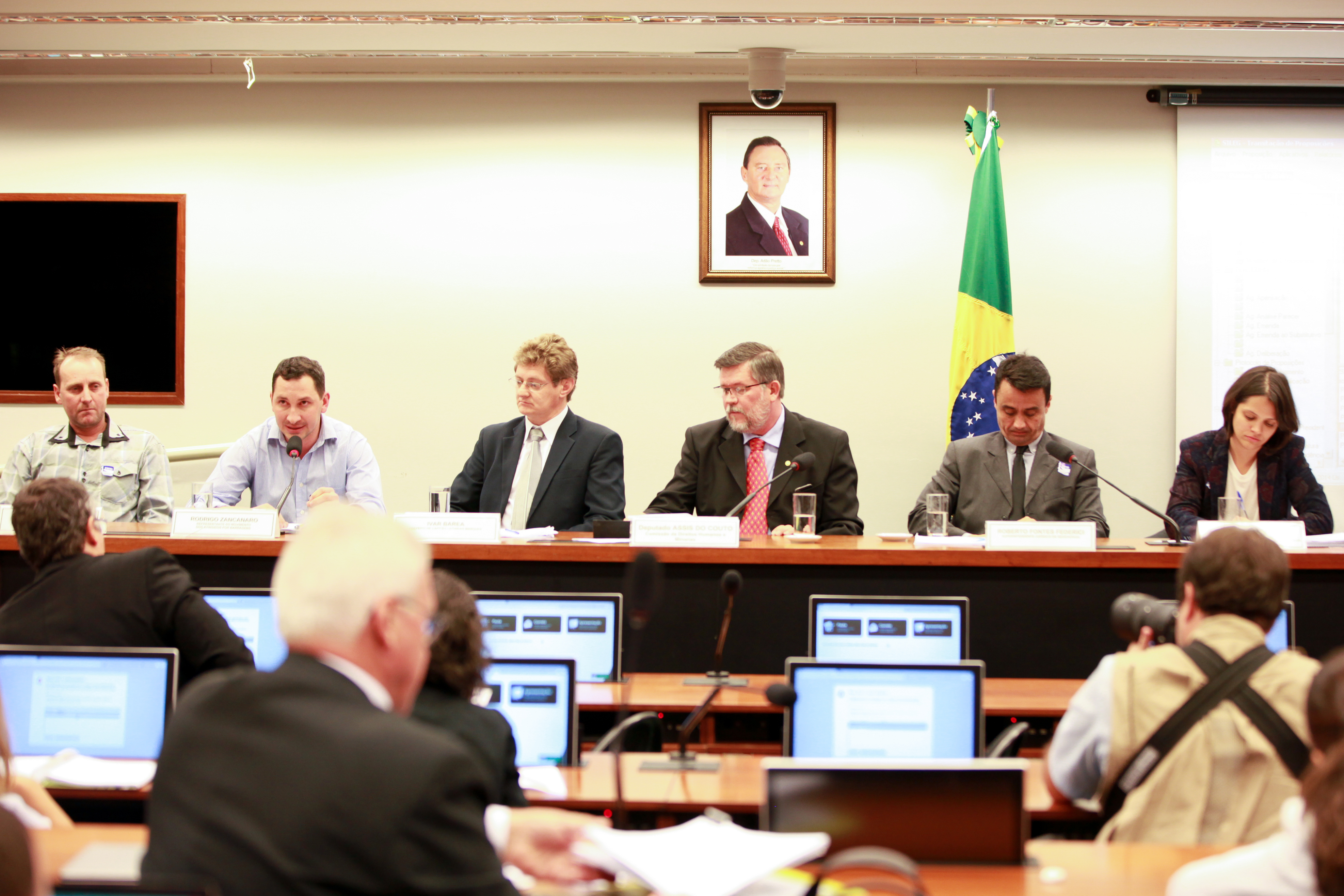 Parlamentares da CDHM debateram situação dos atingidos pela Usina Baixo Iguaçu 