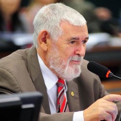 Presidente da CDHM lamenta crime por motivo político na Bahia