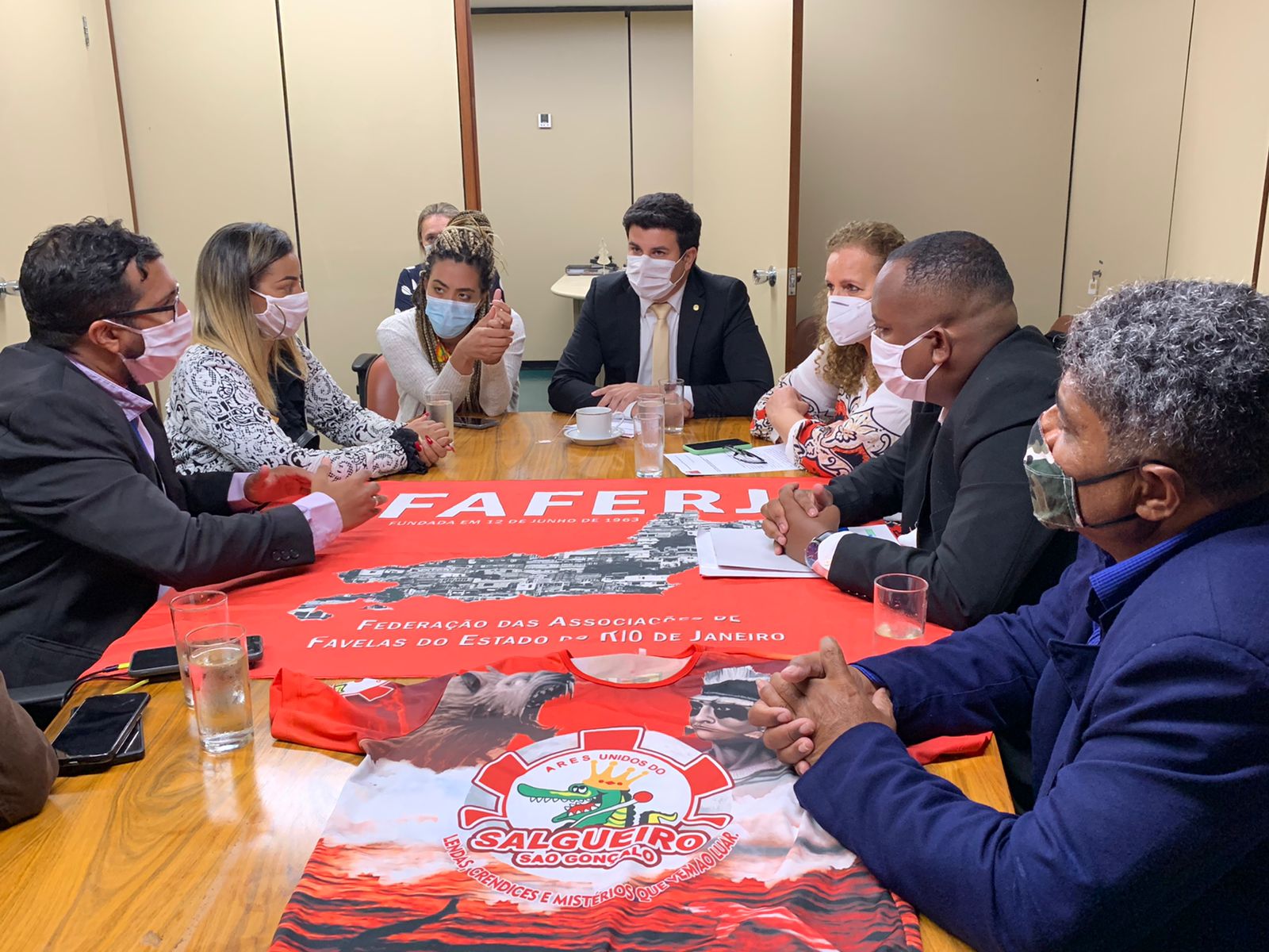 Presidente da CDHM recebe representantes da Federação de Favelas do Rio de Janeiro 