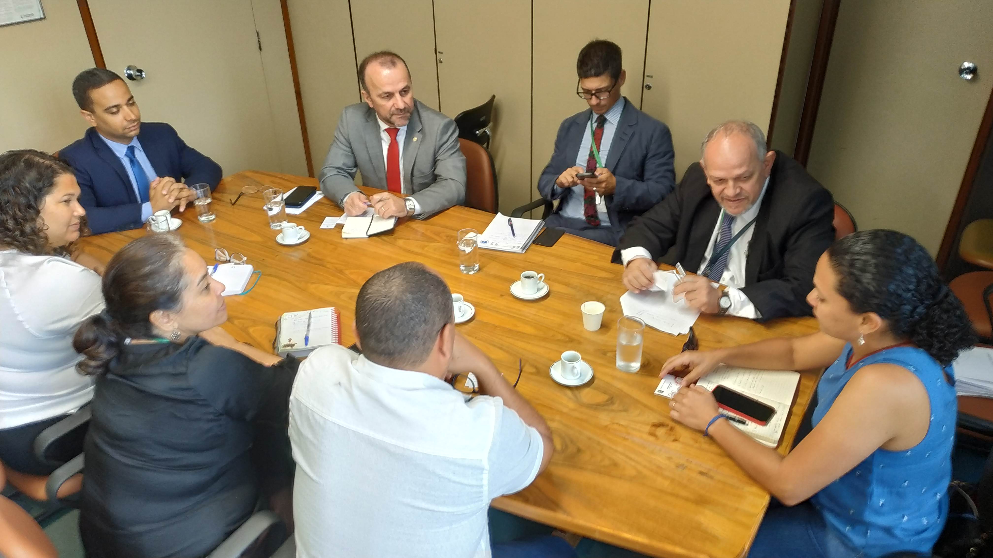 Presidente da CDHM recebe representantes do MST 