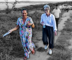 Presidente e vices da CDHM homenageiam Deborah Duprat