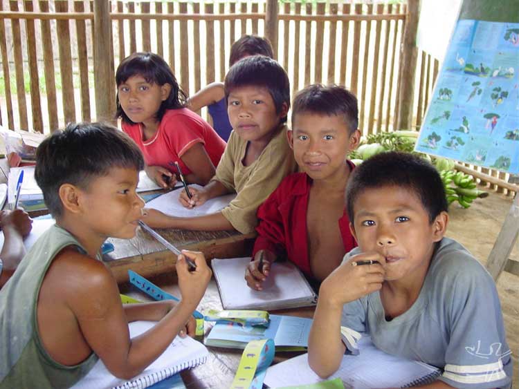 Projeto amplia a educação em língua indígena até o ensino superior